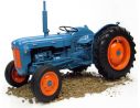 Universal Hobbies UH2897 TRATTORE FORDSON DEXTA 1958 1:16 Modellino