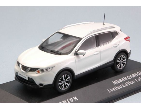 Triple 9 T9P-10028 NISSAN QASHQAI 2014 WHITE 1:43 Modellino