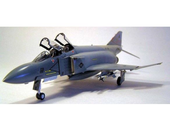 HASEGAWA 00911 F-4J/S PHANTOM II FERRIS CAMOUFLAGE 1:72 Kit Modellino