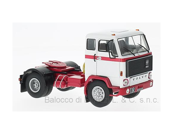 Ixo model TR004 VOLVO F88 1970 WHITE/RED 1:43 Modellino