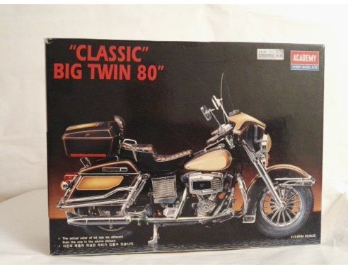 ACADEMY 1548 CLASSIC BIG TWIN 80 KIT 1:10 Modellino
