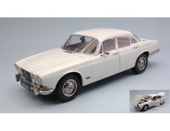 Paragon Models PAR98313R DAIMLER 250 V8 1967 WHITE 1:18 Modellino