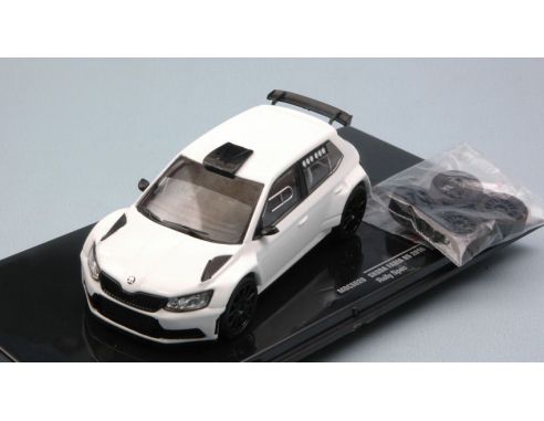 Ixo model MDCS020 SKODA FABIA R5 2016 WHITE W/4 TIRES 1:43 Modellino