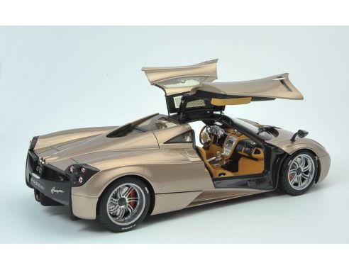 Welly WE5078 PAGANI HUAYRA 2012 GOLD 1:18 Modellino