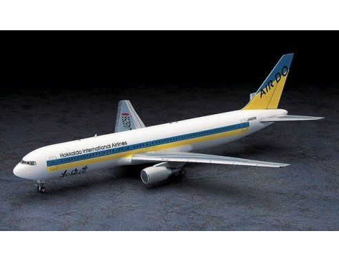 HASEGAWA 10712 BOEING 767-300 HOKKAIDO INTERNATION AIRLINES 1:200 KIT Modellino