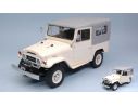 Triple 9 T9-1800152 TOYOTA LAND CRUISER FJ40 1967 BEIGE 1:18 Modellino