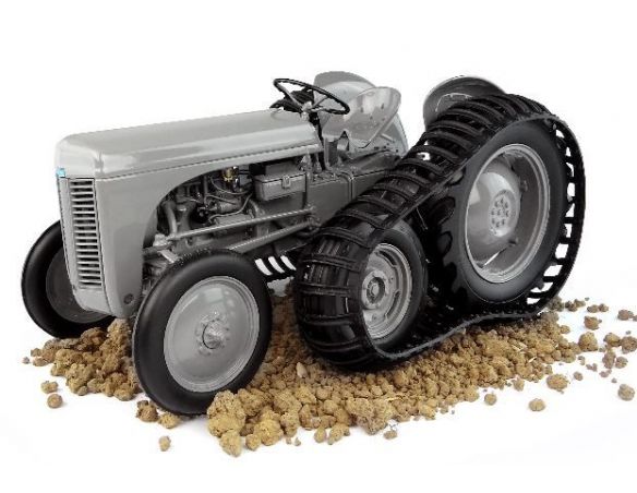 Universal Hobbies UH5303 FERGUSON TEA 20 HALF TRACK  1:16 Modellino