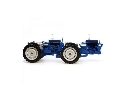 Universal Hobbies UH2703 TRATTORE FORD DOE 130  1:16 Modellino