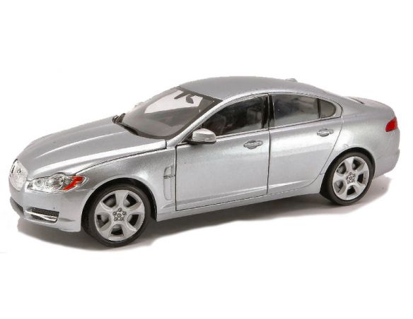 Welly WE1937 JAGUAR XF 2008 SILVER 1:24 Modellino