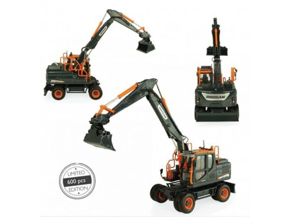 Universal Hobbies UH8138 DOOSAN DXI60W BLACK LIMITED EDITION 1:50 Modellino