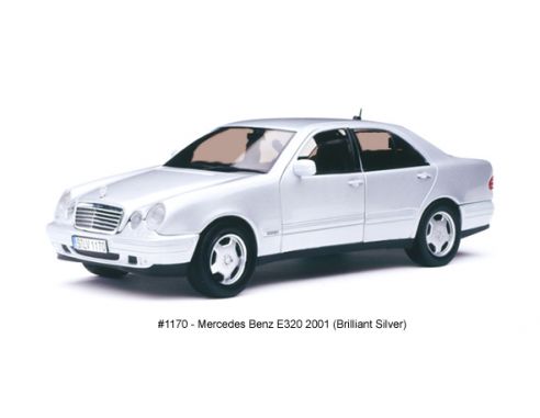 SunStar SS1170 MERCEDES E 320 (W210) 2001 SILVER 1:18 Modellino