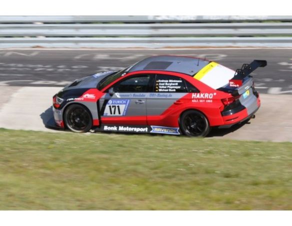 Spark Model SG304 AUDI RS3 LMS N.171 NURBURGR.2017 BONK-PIEPMEYER-BURGHARDT-MONTMANN 1:43 Modellino