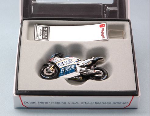 M4 M43024Q DUCATI GP 16 HECTOR BARBERA 2016 N.8 QATAR GP 1:43 Modellino
