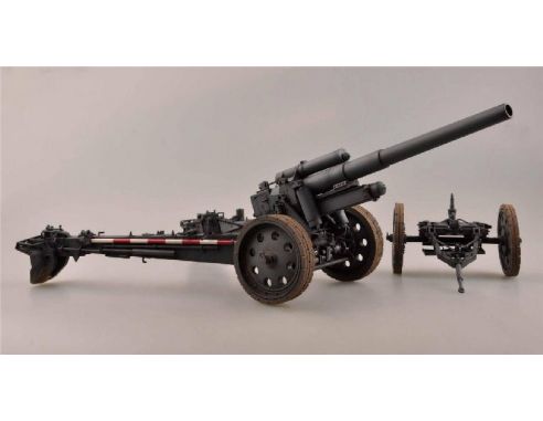 Merit Model ME61603 GERMAN 15 cm SFH 18 HOWITZER 1:16 Modellino