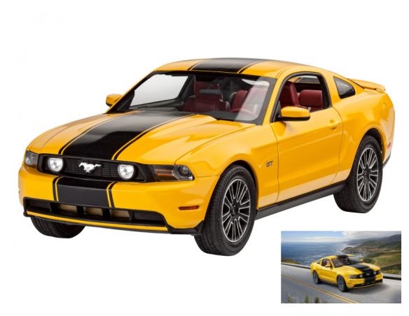 Revell RV07046 FORD MUSTANG GT 2010 KIT 1:25 Modellino