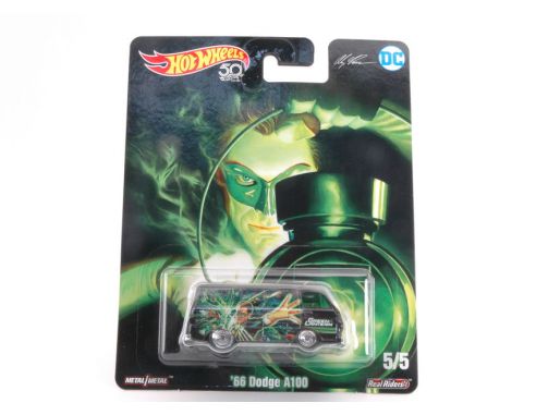 Hot Wheels HWDLB45-5 POP CULTURE BATMAN & SUPERMAN 1966 DODGE A100 1:64 Modellino
