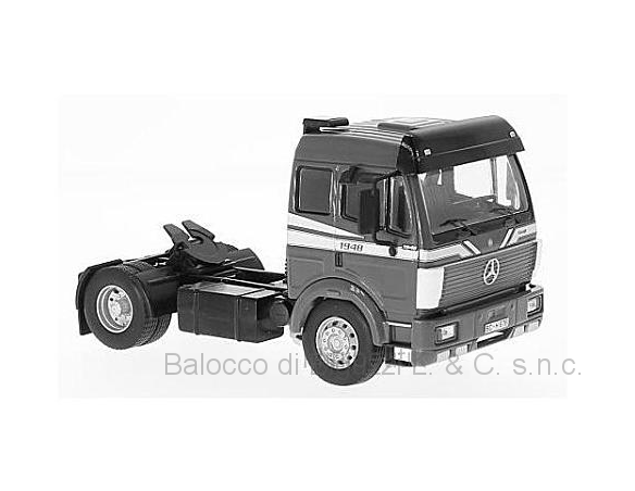 Ixo model TR029 MERCEDES SK-II 1844 1994 SILVER/RED 1:43 Modellino