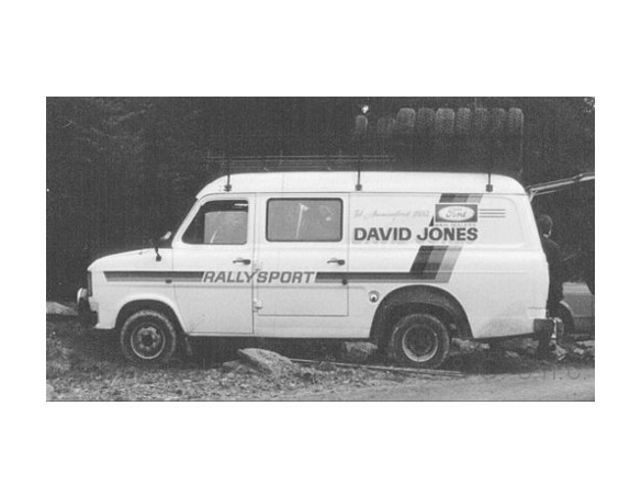 Ixo model RAC272X FORD TRANSIT MKII 1979 DAVID JONES RALLYSPORT ASSISTANCE 1:43 Modellino