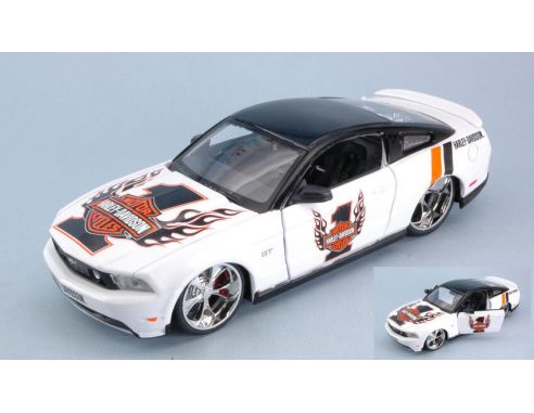 Maisto MI32170W FORD MUSTANG GT 2011 HARLEY DAVIDSON WHITE/BLACK 1:24 Modellino