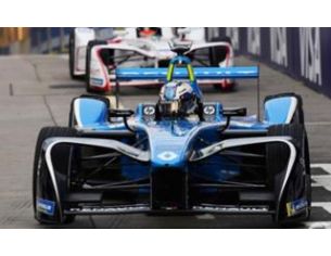 Spark Model S5927 RENAULT N.8 Rd.2 HONG KONG FORMULA E SEASON 4 (2017-2018) N.PROST 1:43 Modellino
