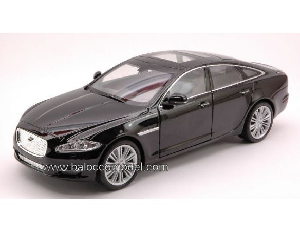 Welly WE2443 JAGUAR XJ 2010 BLACK 1:24 Modellino