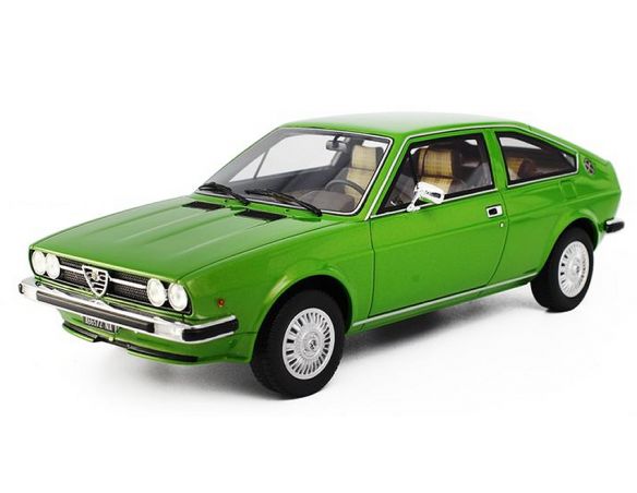 Ixo model LM096B ALFA ROMEO ALFASUD SPRINT 1.3 1976 GREEN MET.1:18 Modellino