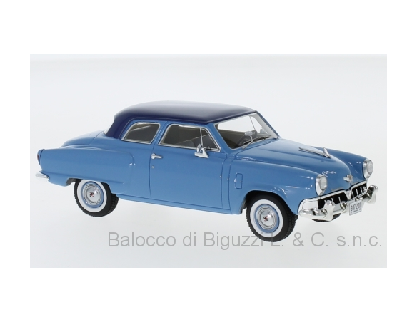 Neo Scale Models NEO47200 STUDEBAKER CHAMPION CUSTOMS 2-DOOR SEDAN 1952 LIGHT/DARK BLUE 1:43 Modellino