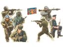 Italeri IT6190 WARSAW PACT TROOPS 1980s KIT 1:72 Modellino