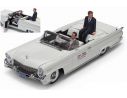 SunStar SS4707 LINCOLN MK III CONVERT.JOHN F.KENNEDY IN OREGON 1960 W/2 FIGURES 1:18 Modellino