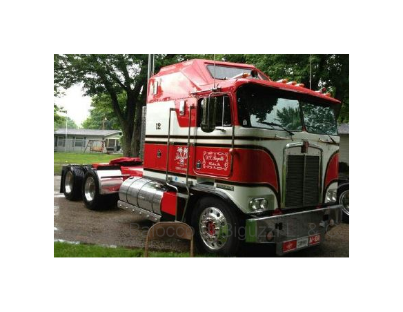 Ixo model TR044 KENWORTH K100 AREODYNE 1976 RED 1:43 Modellino