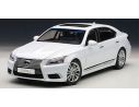 AUTOART AA78843 LEXUS LS600HL 2013 WHITE 1:18 Modellino
