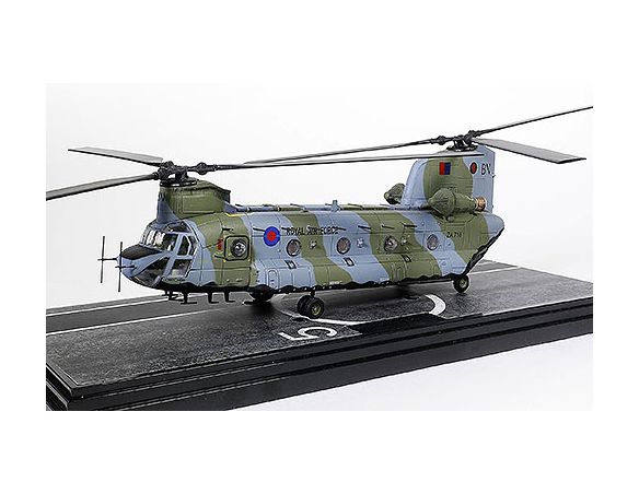 FORCES OF VALOR FOR821004C BOEING CHINOCK HC1 MK1 ROYAL AIR FORCE 18th SQUADR.1:72 Modellino