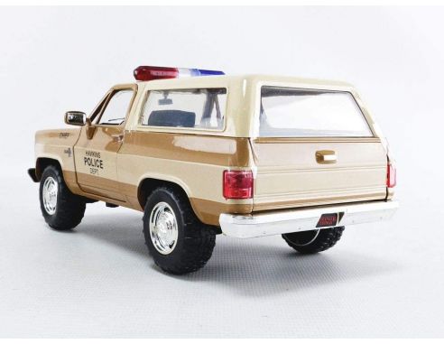 JADA 31111 Stranger Things  Hopper's Chevy K5 Blaze del 1980 1:24 Modellino