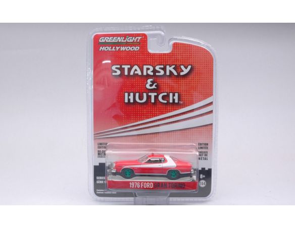 GREENLIGHT GREEN44855FGR FORD GRAN TORINO 1976 STARSKY & HUTCH DIRTY VERSION GREEN WHEELS 1:64 Modellino