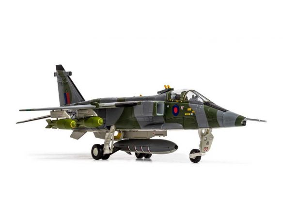 CORGI AA35416 BAC SEPECAT JAGUAR GR 1 - M55 MOTORWAY TRIALS - LANCASHIRE 1975 1:72 Modellino