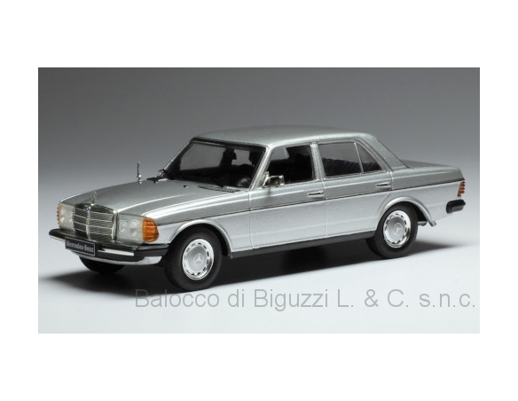 IXO MODEL CLC340N MERCEDES 200 D (W123) SILVER 1:43 Modellino