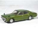 Aoshima 74138 NISSAN CEDRIC 2000GL-E GREEN'77 1/43 Modellino