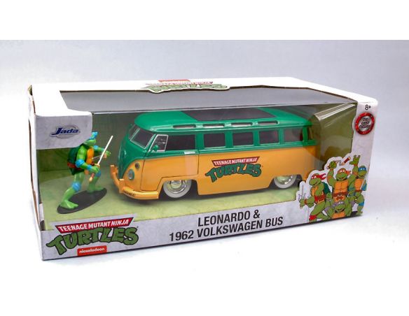 JADA TOYS JADA31786 VW BUS T1 1962 W/TURTLE LEONARDO FIGURE 1:24 Modellino