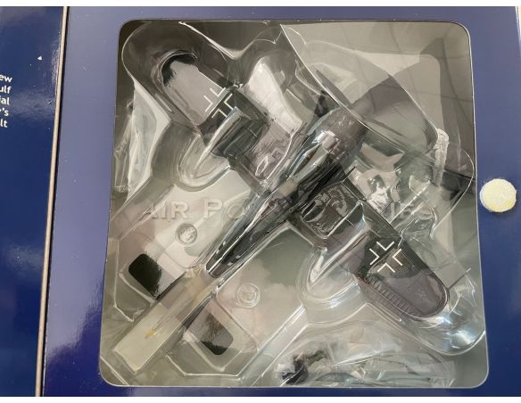 Hobby Master HA7405 FW 190A-8 Josef Pips Modellino SCATOLA ROVINATA