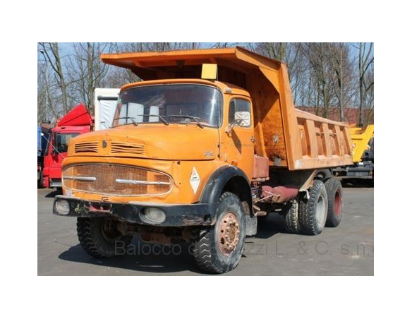 IXO MODEL TRUD002 MERCEDES LAK 2624 1979 ORANGE 1:43 Modellino