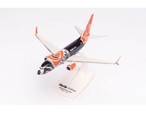 HERPA HP613170 BOEING 737-700 SkyUp AIRLINES SHAKTAR DONESTSK 1:200 Modellino