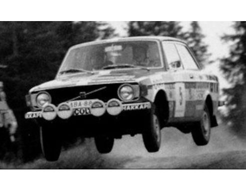IXO MODEL RAC344LQ VOLVO 142 N.5 1000 LAKES RALLY 1973 MIKKOLA-RAUTANEN 1:43 Modellino