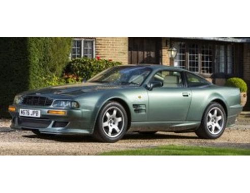 GT SPIRIT GT345 ASTON MARTIN V8 VANTAGE RACING GREEN 1:18 Modellino