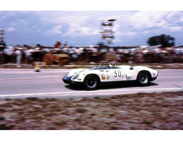 LOOKSMART LSRC091 FERRARI 330P N.30 12H SEBRING 1965 RODRIGUEZ/HILL 1:43 Modellino