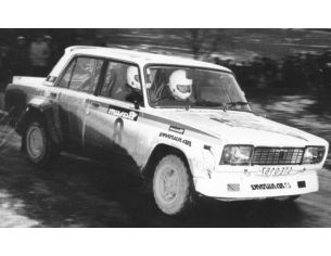 IXO MODEL RAC379B LADA 2105 VFTS N.8 VALASSKAA ZIMA 1986BLAHNA/SCHOVANEK 1:43 Modellino