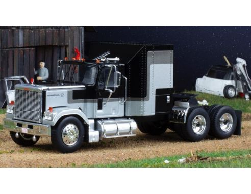 IXO MODEL TR117 GMC GENERAL 1980 BLACK/SILVER 1:43 Modellino