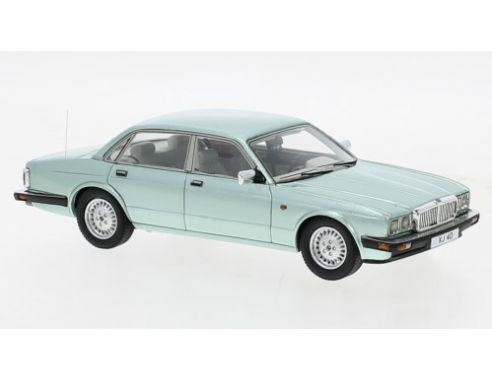 NEO SCALE MODELS NEO49603 JAGUAR XJ40 SEVEREIGN MET.LIGHT GREEN 1:43 Modellino