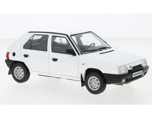 WHITEBOX WB124141 SKODA FAVORIT WHITE 1:24 Modellino