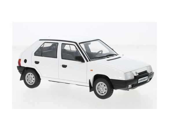 WHITEBOX WB124141 SKODA FAVORIT WHITE 1:24 Modellino