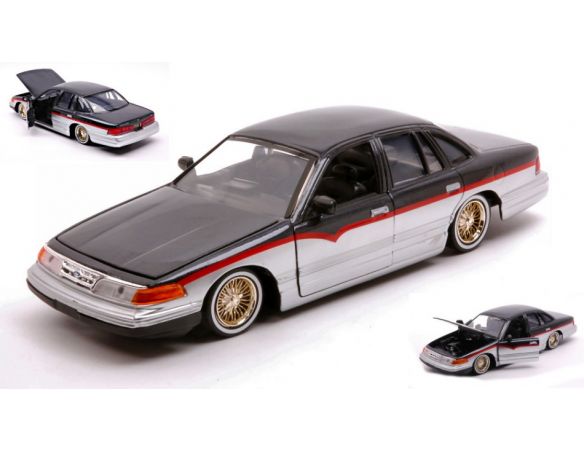 MOTORMAX MTM79024 FORD CROWN VICTORIA 1998 BLACK/SILVER 1:24 Modellino